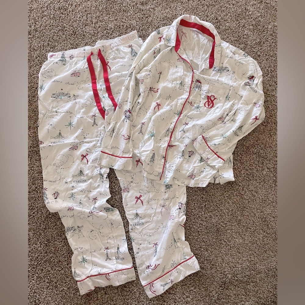 Victoria’s Secret women’s pajamas